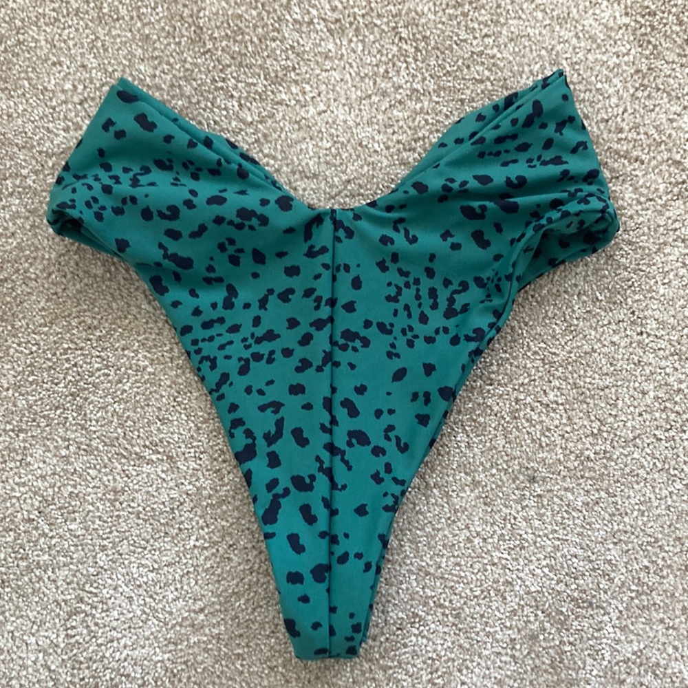Skatie melly bikini Bottom in green leopard xs